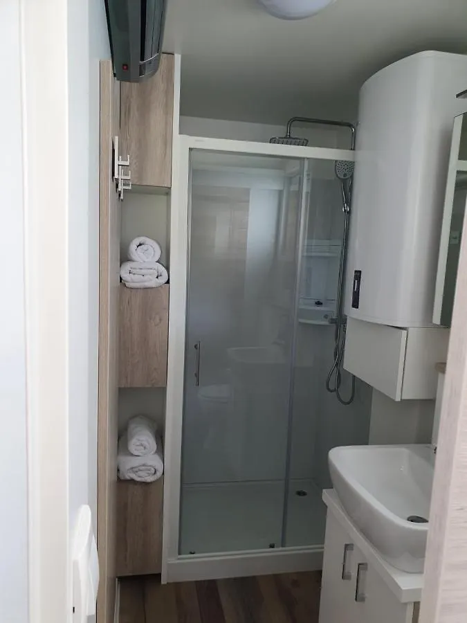 Hotel en barco Hotel Floating House Sena Pula